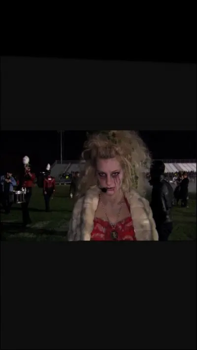 Qu'a-t'elle dit juste après 
Quinn : "Je suis atterrée."
Santana : "Je suis mitigée."
dans l'épisode 11 de la saison 2 ?