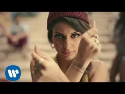 Avec quel chanteur américain a-t-elle fait un duo ?