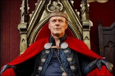 Quel est le nom de famille des souverains de Camelot ?