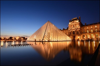 Le musée du Louvre est le deuxième musée le plus visité du monde.