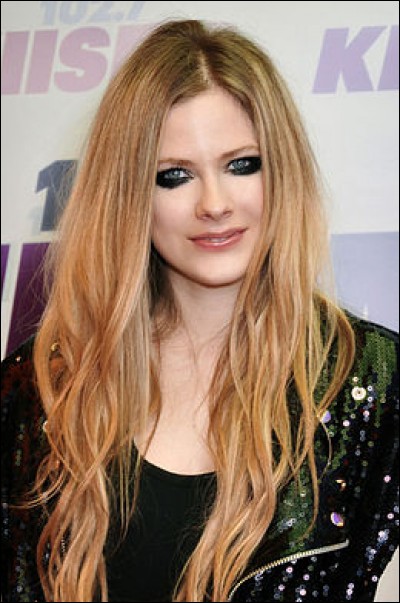 Quand est née la chanteuse Avril Lavigne ?