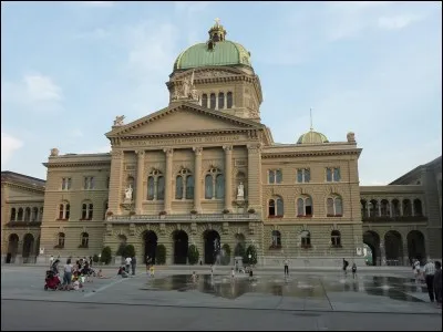 Lorsque les 2 chambres se réunissent, où siègent-elles ?