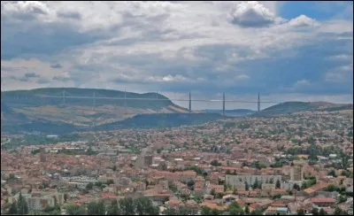 Quel département n'est pas voisin de celui de l'Aveyron ?