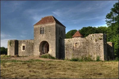 Le département du Loiret ne touche pas celui :