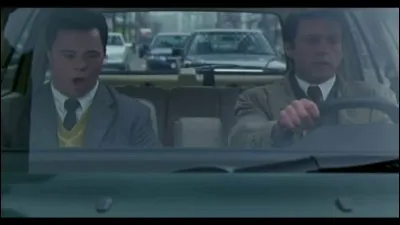 Que balance Georges dans la voiture par la fenêtre ?