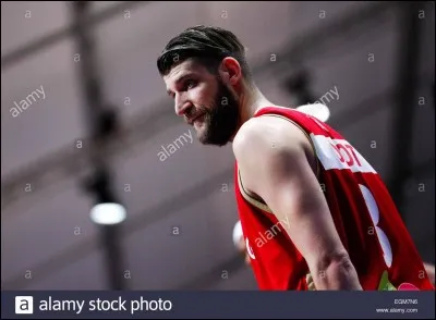 Au basket, quel est son poste ?