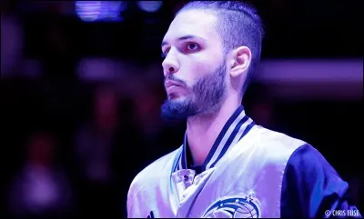 En juillet 2012, avec quel club signe-t-il un contrat de 3 ans ?