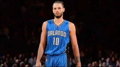 En juin 2014, dans quel club signe-t-il ?