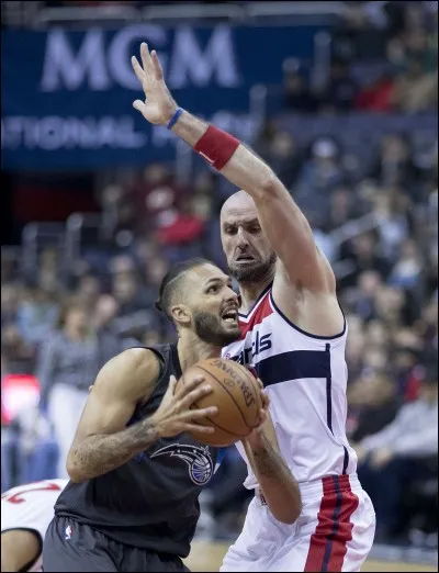 Pourquoi est-il surnommé "Don't Google" ?