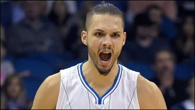 De 2000 à 2007, dans quel club joue-t-il ?