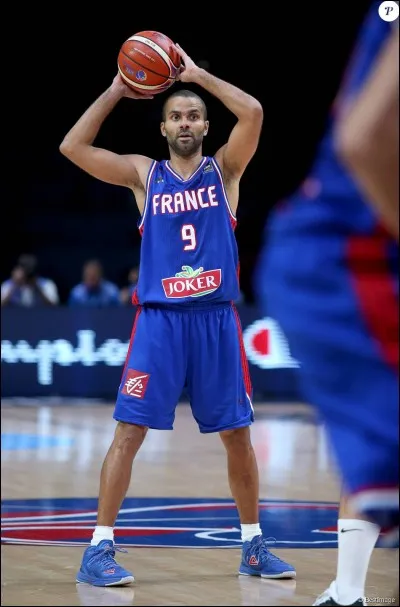 De part ses statistiques et son palmarès, quel titre lui est attribué ?