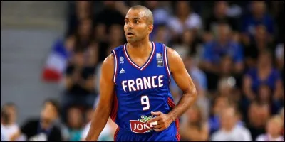 Comment est-il surnommé ?