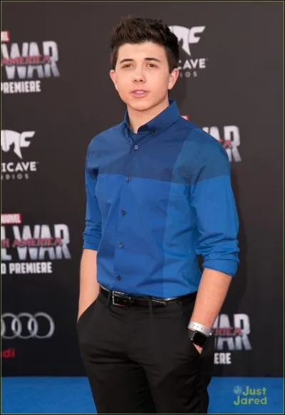 Dans la famille, il est plutôt le :