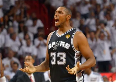 A part ses origines françaises, quelles origines a-t-il ?