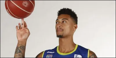 À quel poste joue Edwin Jackson ?
