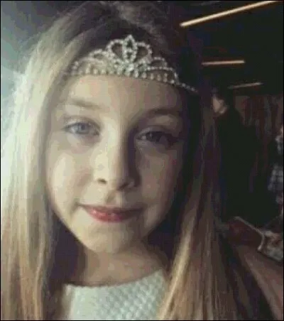 En quelle année est née Gloria et quel âge a-t-elle, fin 2017 ?