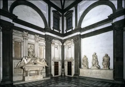 La statue fait partie de la d&eacute;coration de la...