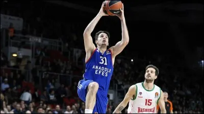 Quel numéro Thomas porte-t-il dans l'équipe de France ?