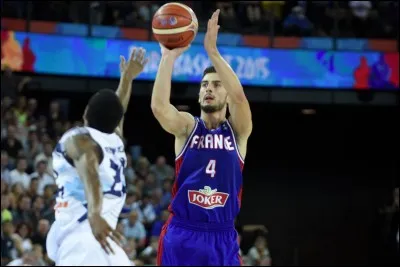 Dans quel club joue-t-il de 2012 à 2014 ?