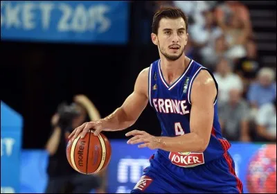 Combien a-t-il effectué de sélections avec l'équipe de France ? (2017)