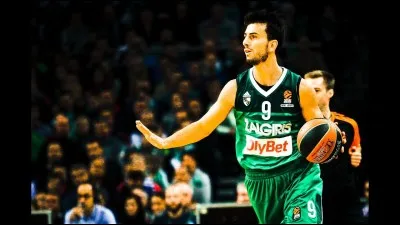 Où a-t-il été formé ?