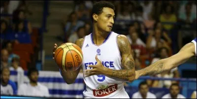 Il fait alors l'objet d'un prêt durant deux saisons. Où est-il envoyé ?