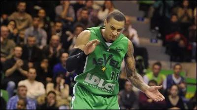 Où jouait-il durant la saison 2015-2016 ?