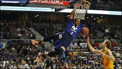 Combien a-t-il marqué de points en sélection avec l'équipe de France ?