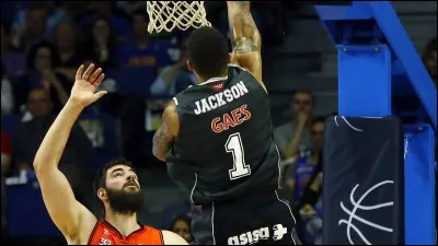 Depuis quand joue-t-il en équipe de France ?