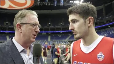 Où joue-t-il de 2006 à 2009 ?