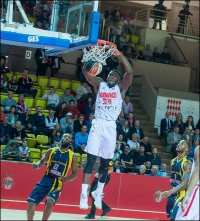 L'année suivante, où joue-t-il ?