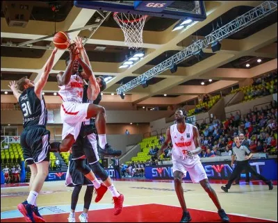 Quel club rejoint-il en juillet 2015 ?