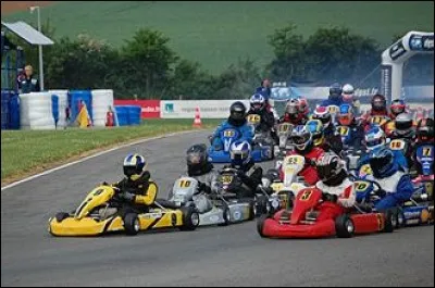 Il n'existe pas de championnat du monde de karting.