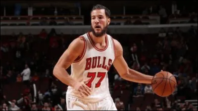 Durant la saison 2014-2015, où joue-t-il ?