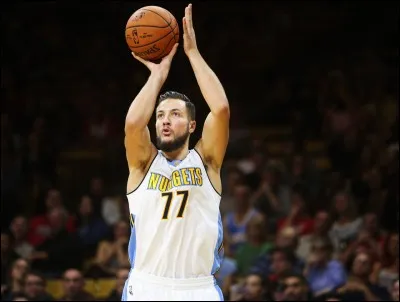 Où joue-t-il de 2015 à 2016 ?