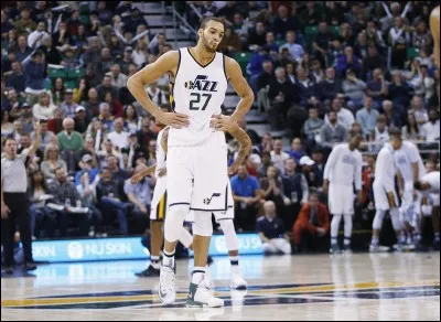 De 2011 à 2013, dans quel club jouait-il ?