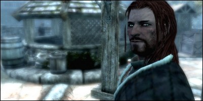Pour entrer dans la guilde, Brynjolf vous demande de voler un objet dans le comptoir de Madesi, au marché de Faillaise. 
Qu'est-ce que c'est ?