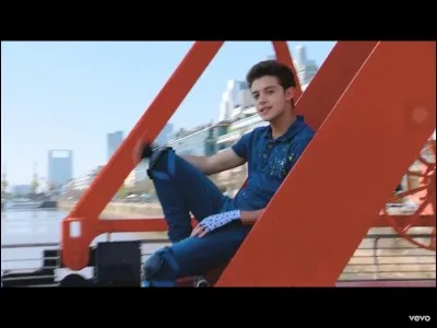 Ambre est reine de la piste avec...