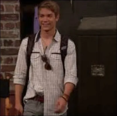 De qui Josh est-il amoureux ?