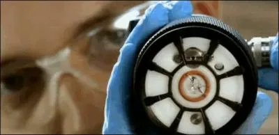 Dans les pubs "Carglass", quel numéro de région peut-on voir sur la plaque du camion du réparateur ?