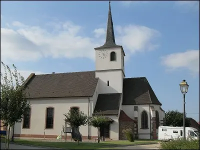 Je suis considéré comme le fondateur du protestantisme. Je suis né en 1483, en Saxe, et je suis mort en 1546, en Saxe. Qui suis-je ?