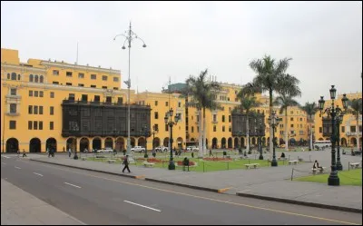 À quelle altitude se trouve Lima ?