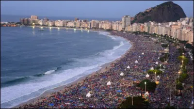 23 juillet 2013, une grande manifestation a lieu à Rio de Janeiro ; elle réunit millions de personnes issues de presque tous les pays du monde. Ce sont...