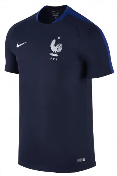 Contre quel pays, la France porte-t-elle pour la première fois son maillot étoilé ?