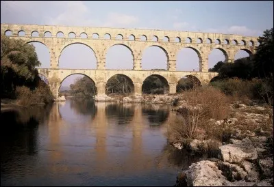 Le pont du Gard est classé monument historique mais n'est pas reconnu par l'Unesco !