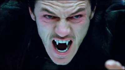 "Dracula" est un roman épistolaire écrit par un italien.