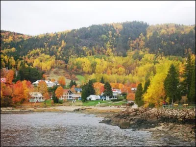 Quelle signification le mot "automne" peut-il prendre dans un sens littéraire et figuré ?