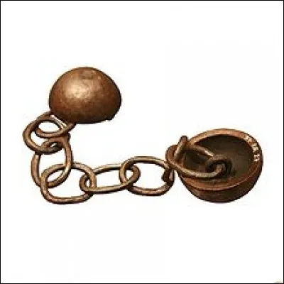 La Marine a utilisé une grande variété de boulets mais à quoi servaient les boulets ramés et les boulets enchaînés ?