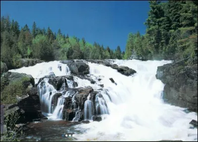 O&ugrave; se trouvent les chutes de Monte-&agrave;-Peine ?