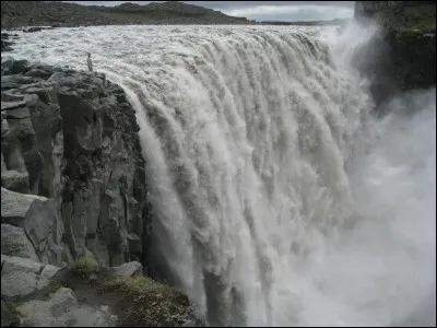 O&ugrave; se trouvent les chutes de Dettifoss ?